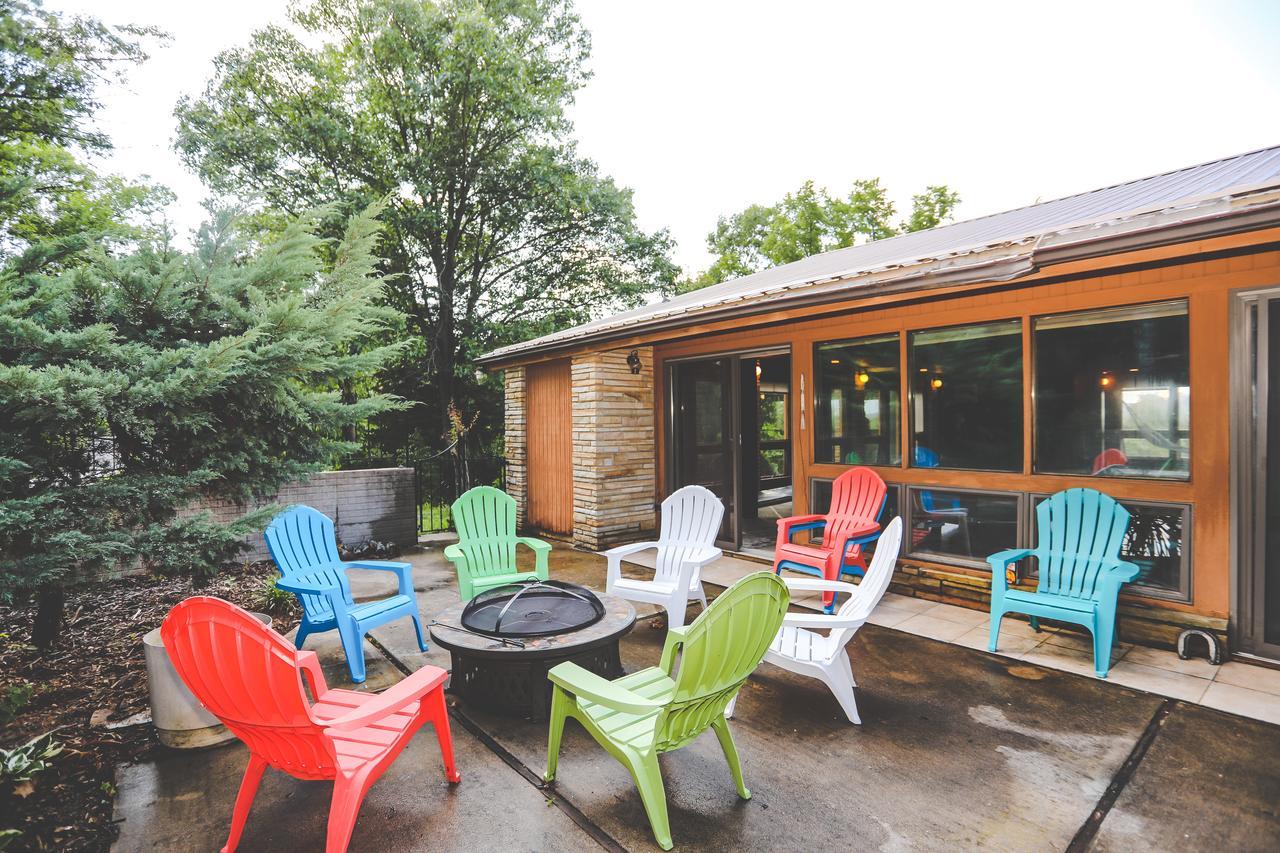 The Lodge At Beaver Lake Bed And Breakfast Роджерс Экстерьер фото