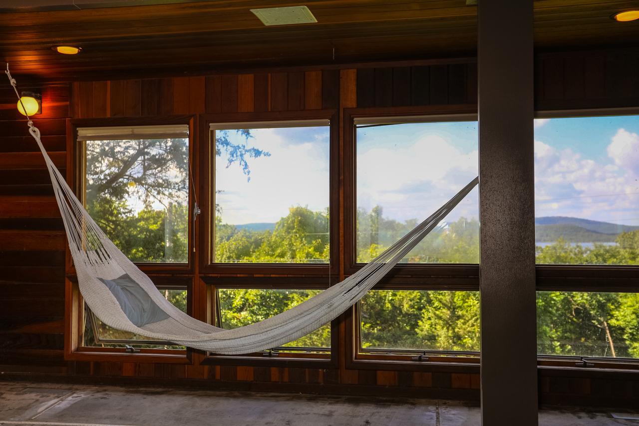 The Lodge At Beaver Lake Bed And Breakfast Роджерс Экстерьер фото